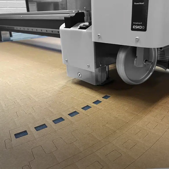 Cardboard-cutting-and-plotting-machine-768x768